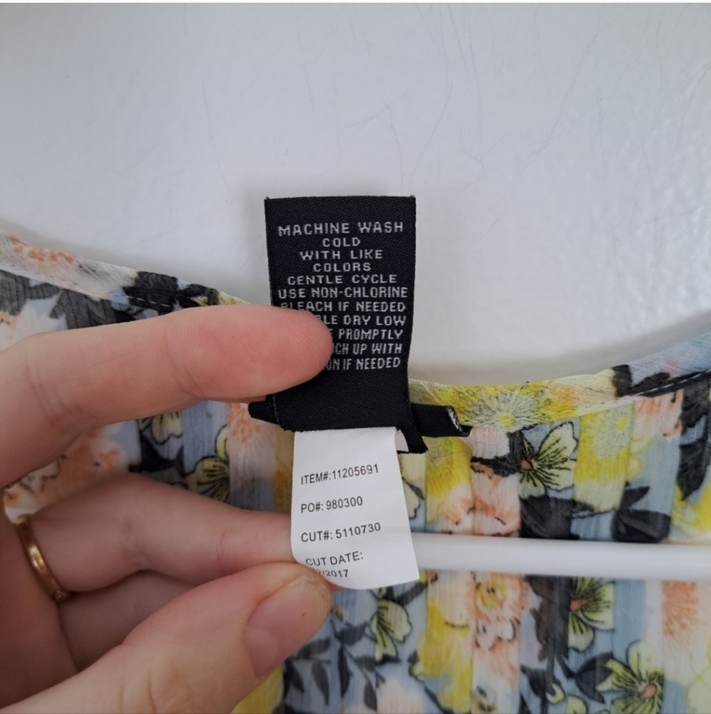 TORRID Bundle Of 2 Cheetah Print & Romantic Floral 3/4 Sleeve Blouses Size 2X - Picture 13 of 14